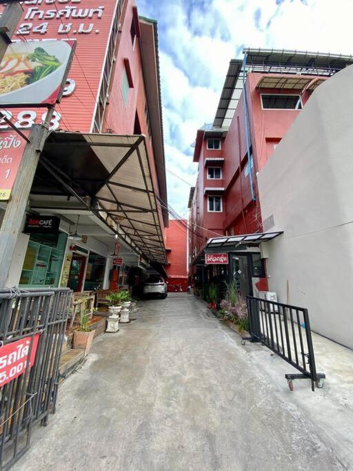Ratanawong Place 823 Bangkok Dış mekan fotoğraf
